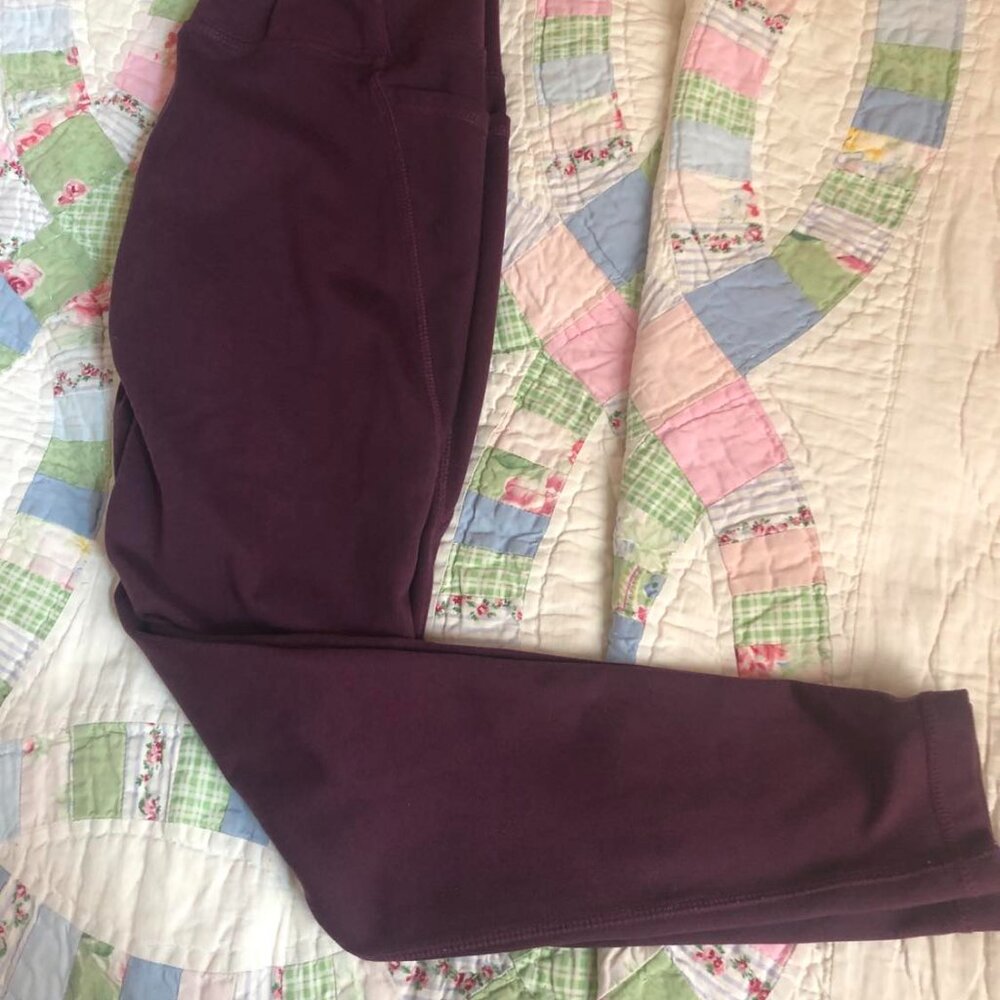 Danskin Ladies Small Active Side Pockets High Rise Leggings- Reddish Purple